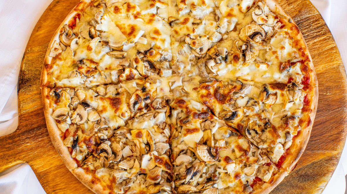 chicken&mushroom-pizza